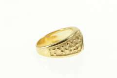 14K Yellow Gold Textured Diamond Striped Graduated band Ring
