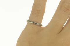 18K White Gold 2.5mm Art Deco Floral Pattern Wedding Band Ring