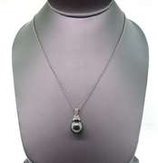 18K WHITE GOLD NECKLACE WITH 14K WHITE GOLD PEARL AND DIAMOND PENDANT