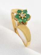 Sweet Emerald Flower Ring
