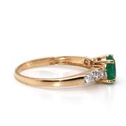 Pretty 14kt Gold Emerald and Diamond Ring