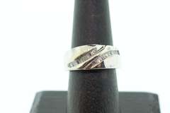 MENS 14K WHITE GOLD DIAMOND BAND