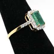 Regal Emerald and Diamond 14kt Ring