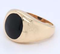 Attractive Yellow Gold Black Onyx Gent's Ring