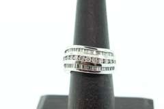 LADIES 14K WHITE GOLD AND DIAMOND BAND
