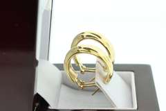 Elegant 18k Gold Earrings