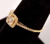 Intricate Diamond Cluster Ring in Yellow Gold