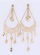 Charming Yellow Gold Diamond Cut Dangle Earrings
