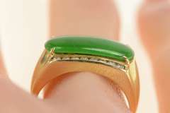 18K Yellow Gold Retro Oval Jade Diamond Accent Ornate Ring