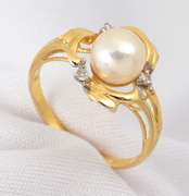 Nicely Designed Pearl Ring