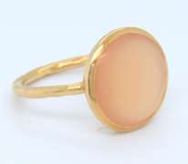 Chic 18kt Peach Chalcedony Circle Ring