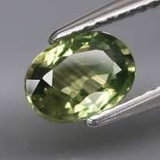 Rare bi-color 1.21ct green and yellow Sapphire