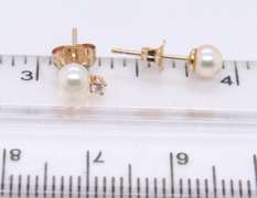Elegant White Fresh Water Pearl and Diamond Stud Earrings