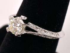 Beautiful Approx. 0.71CTS Diamond Ring in 14K White Gold