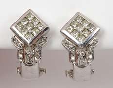Gorgeous Diamond Earrings in 18K White Gold