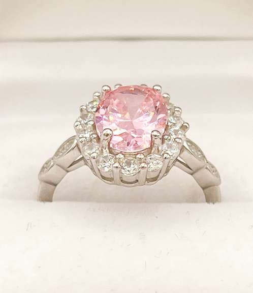 Beautiful Pink Sapphire Cocktail Ring