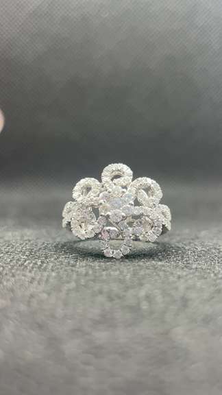 UNIQUE 1.15 CARAT T.W. DIAMOND FLORAL RING IN 18K WHITE GOLD