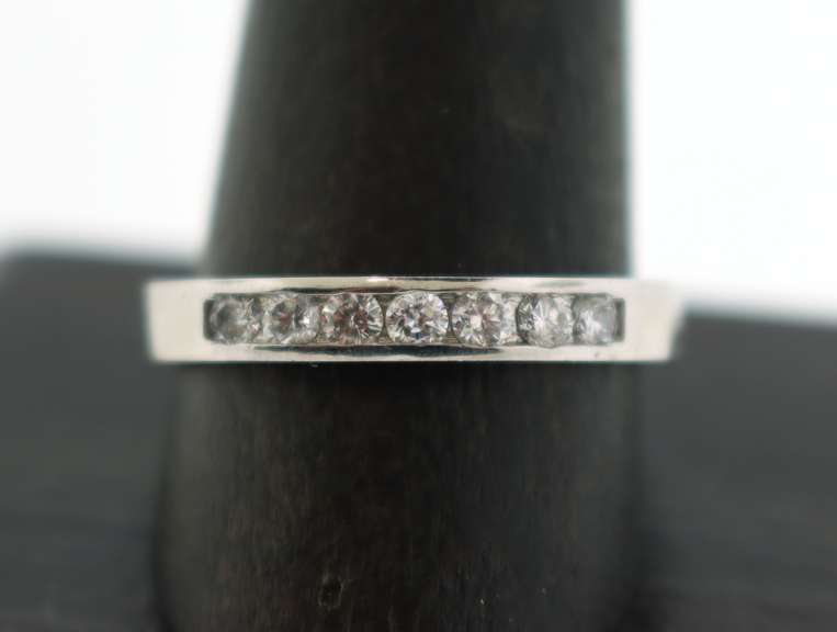 MENS 14 KT WHITE GOLD DIAMOND BAND