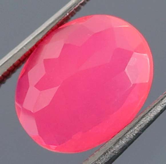 Gorgeous 1.49ct faceted flamingo pink Opal