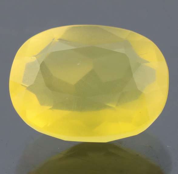 Simply gorgeous 3.10ct oval cut golden Fire Opal