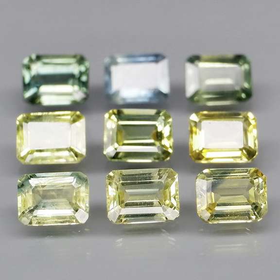 Heated only! 2.75ct emerald cut Sapphire set