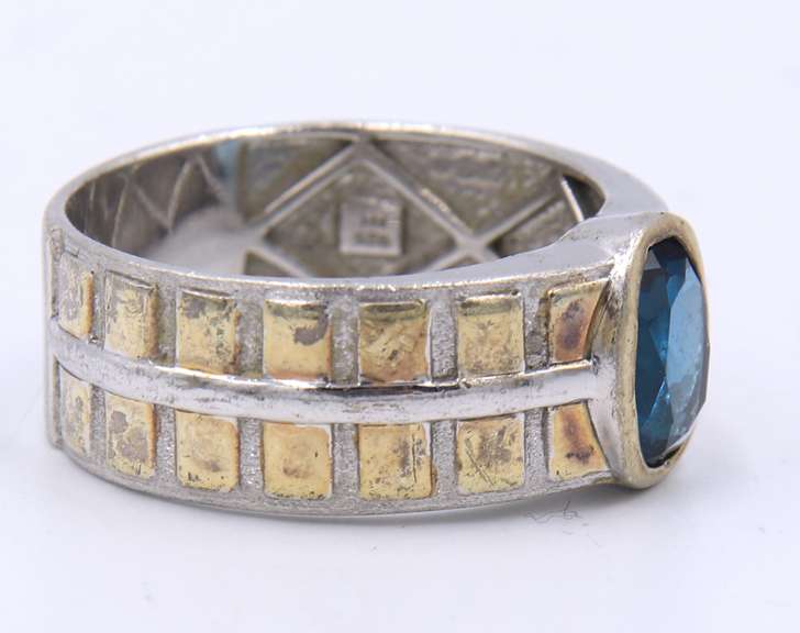 Vintage 925 Sterling Silver Cubic Zirconia Ring