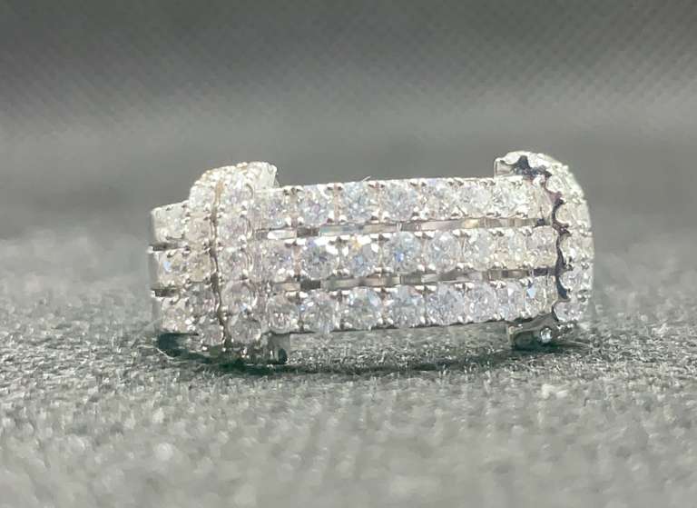 UNIQUE THREE ROW PAVÉ DIAMOND RING
