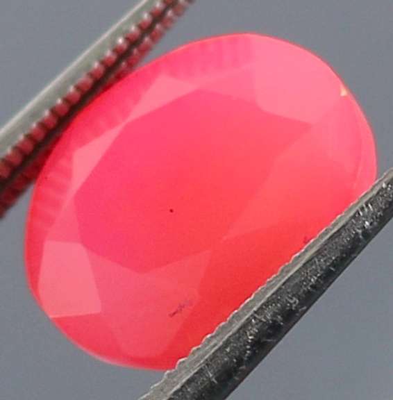 Stunning 3.01ct faceted flamingo pink Opal
