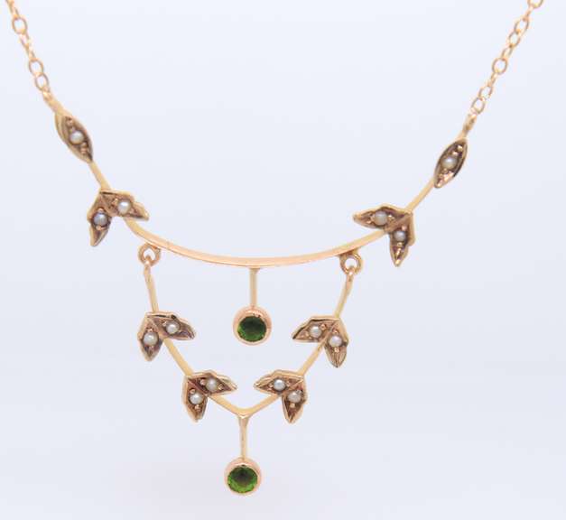 Antique Art Nouveau Natural Seed Pearl and Peridot Necklace
