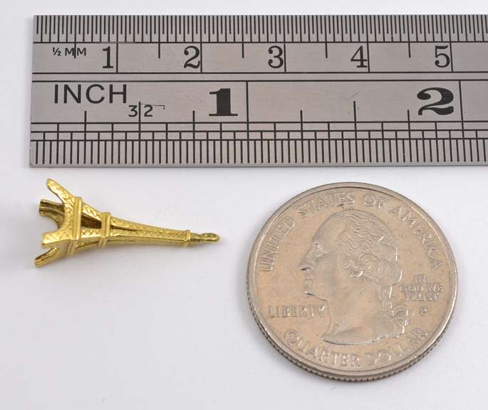 Sweet 18k Eiffel Tower Charm