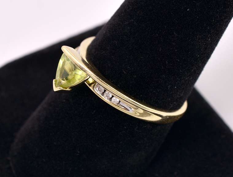 Delightful Peridot and Diamond Ring in Yellow Gold