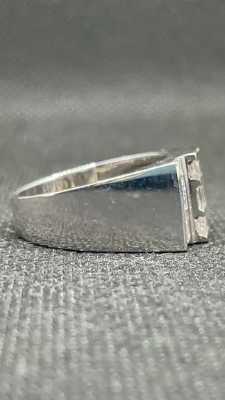 STUNNING BAGUETTE THREE ROW 14K WHITE GOLD RING