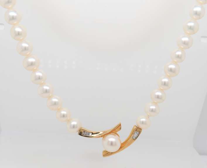 Fantastic Fresh Water Pearl Necklace with Baguette Diamond Accent Necklace