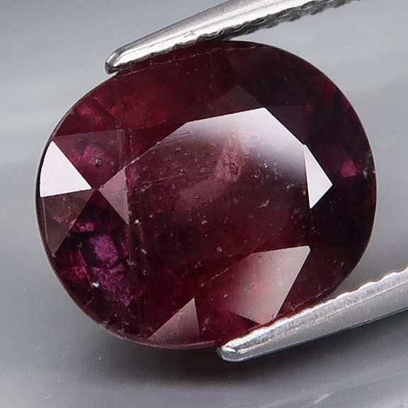 Eye catching 6.08ct UNHEATED Tanzanian Sapphire
