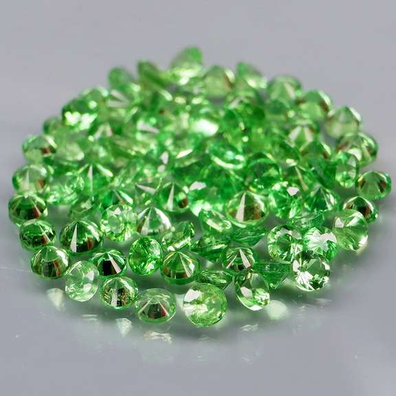 Chrome green! 2.64ct untreated Tsavorite set