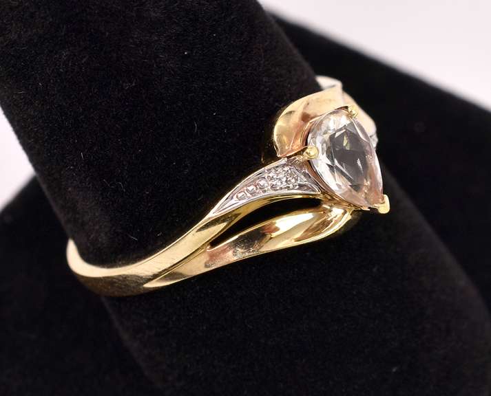 Lovely White Topaz Ring in Yellow Gold