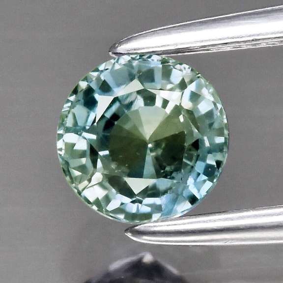 Beautiful 0.50ct blue green Sapphire from Tanzania