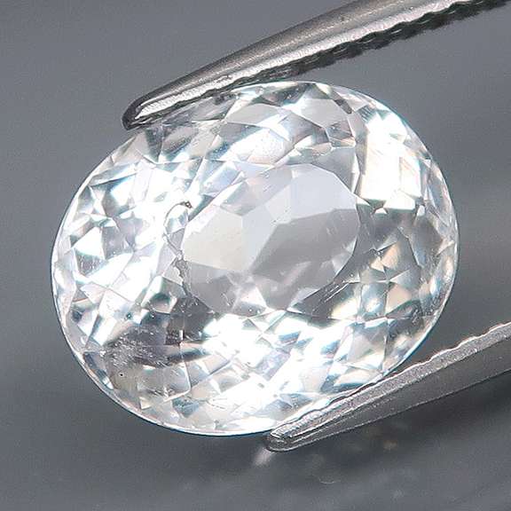 Exceptional 4.11ct collectors diamond white Goshenite