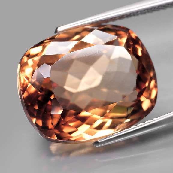 High grade 15.73ct eye clean Imperial Topaz