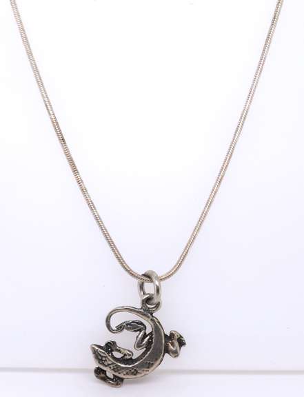 Vintage 925 Sterling Silver Lizard Pendant on Chain Necklace
