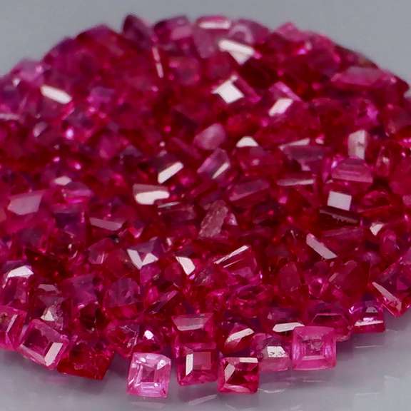 Thai pink! 3.26ct 180 piece princess cut Ruby set