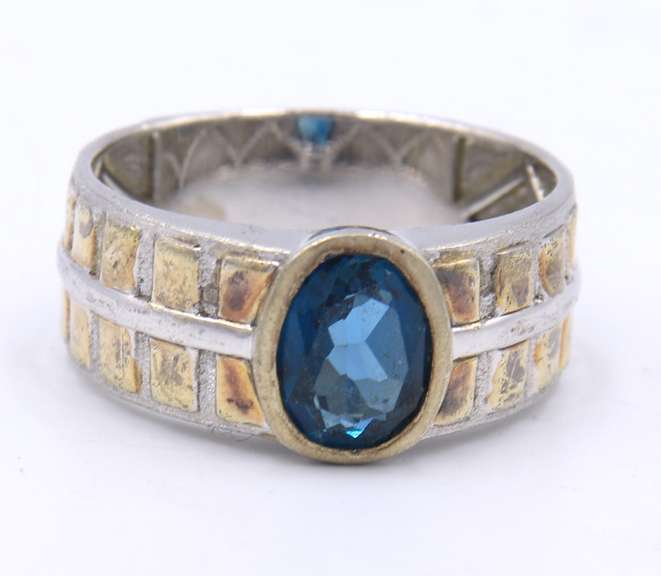 Vintage 925 Sterling Silver Cubic Zirconia Ring