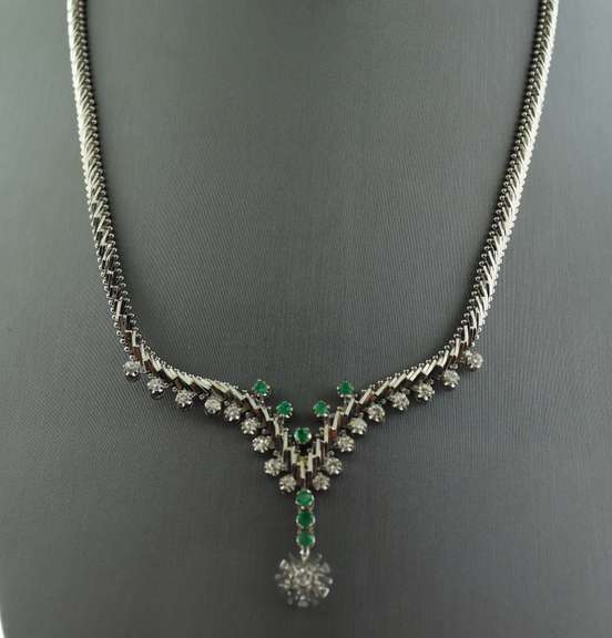 Vintage Art Deco Diamond and Emerald 18k White Gold Necklace