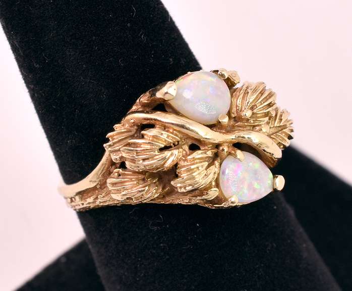 Gorgeous Leaf and Vine Opal Ring in 14K Yellow Gold