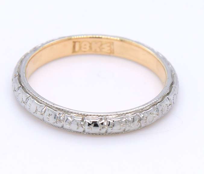 Antique 18kt White Gold Band