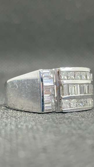 STUNNING BAGUETTE THREE ROW 14K WHITE GOLD RING