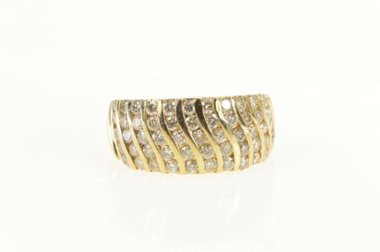 14K Yellow Gold 1.50 Ctw Wavy Diamond Strip Channel Band Ring