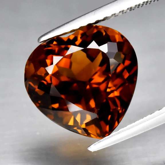 Exquisite 7.29ct heart cut Imperial Topaz