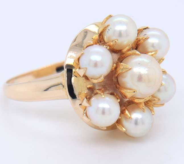 Fabulous Yellow Gold Seven Pearl Cluster Ring