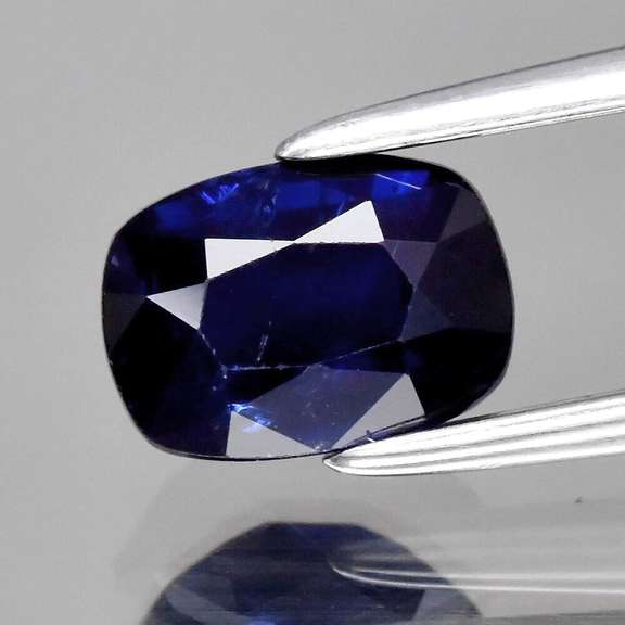 Rich ink blue 1.06ct Ceylon Sapphire -heated only!